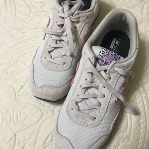 Womens New Balance shoes NWOT